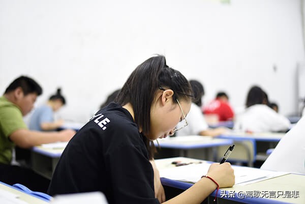 高考艺术生_新高考改革后艺术生分数怎么算_艺术生文化课和普通学生一样吗